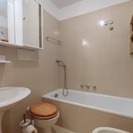 Hostdomus - Lumiere R15 *