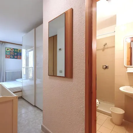 Hostdomus - Lumiere R15 *